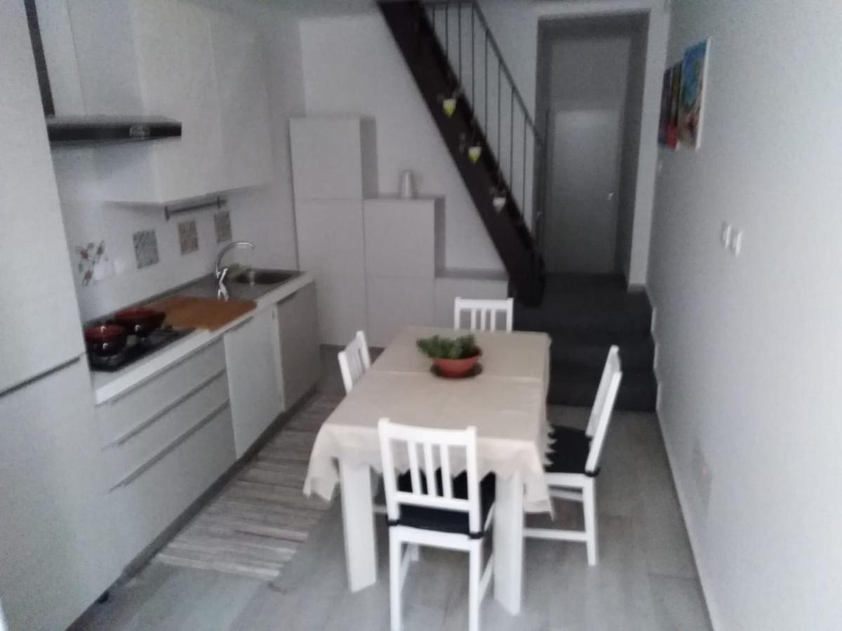 הוילה סירקוזה A Casa Di Ninuccia מראה חיצוני תמונה